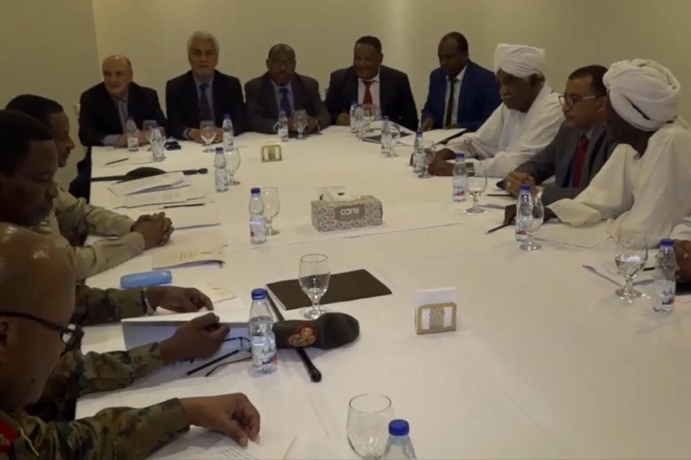 Sudan'da cunta ve muhalefetten müzakerelere devam